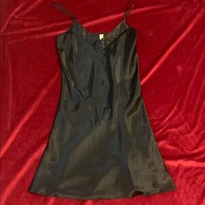 Aziz Black Knee-Length Spaghettiti Strap Slip Dress